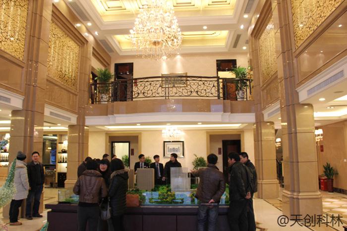 房地產售樓大廳、地產中介櫥窗為什么要用觸摸體機